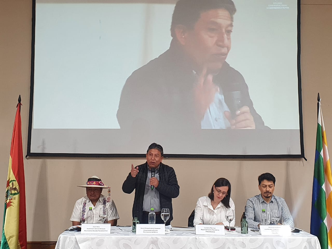 Vicepresidente exhorta a los jóvenes a actuar en el presente en búsqueda de la paz