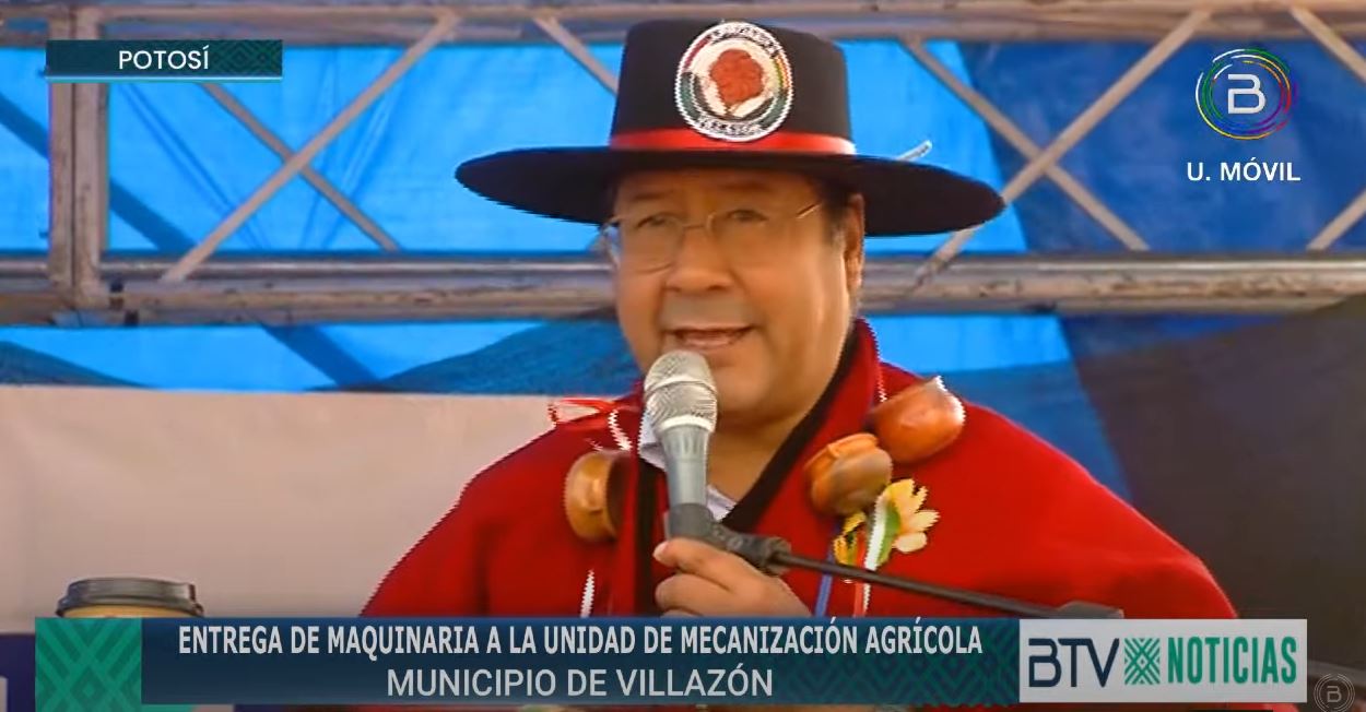 Arce entrega 100 viviendas sociales y maquinaria agrícola en Villazón