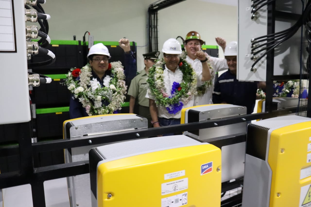 Planta híbrida solar garantiza electricidad durante las 24 horas a la comunidad fronteriza de Cerro San Simón