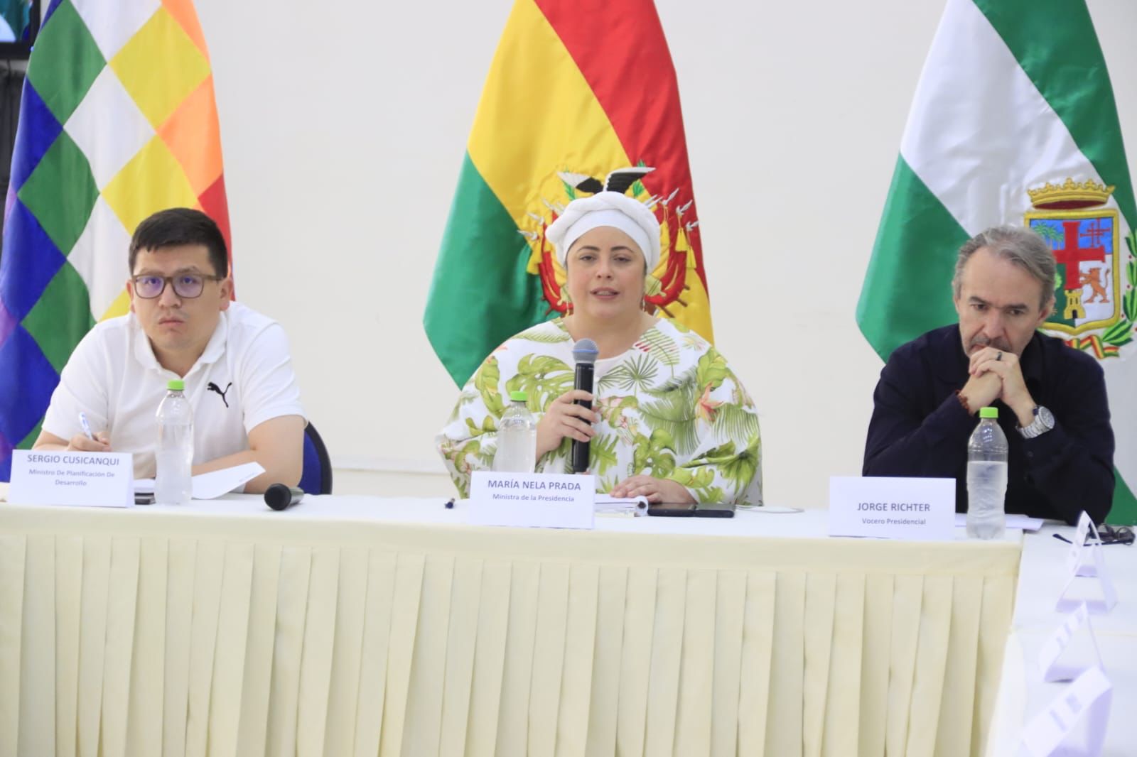 Ministra Prada: “Tenemos la voluntad de dialogar, estamos aquí para escuchar la propuesta técnica de la Uagrm”