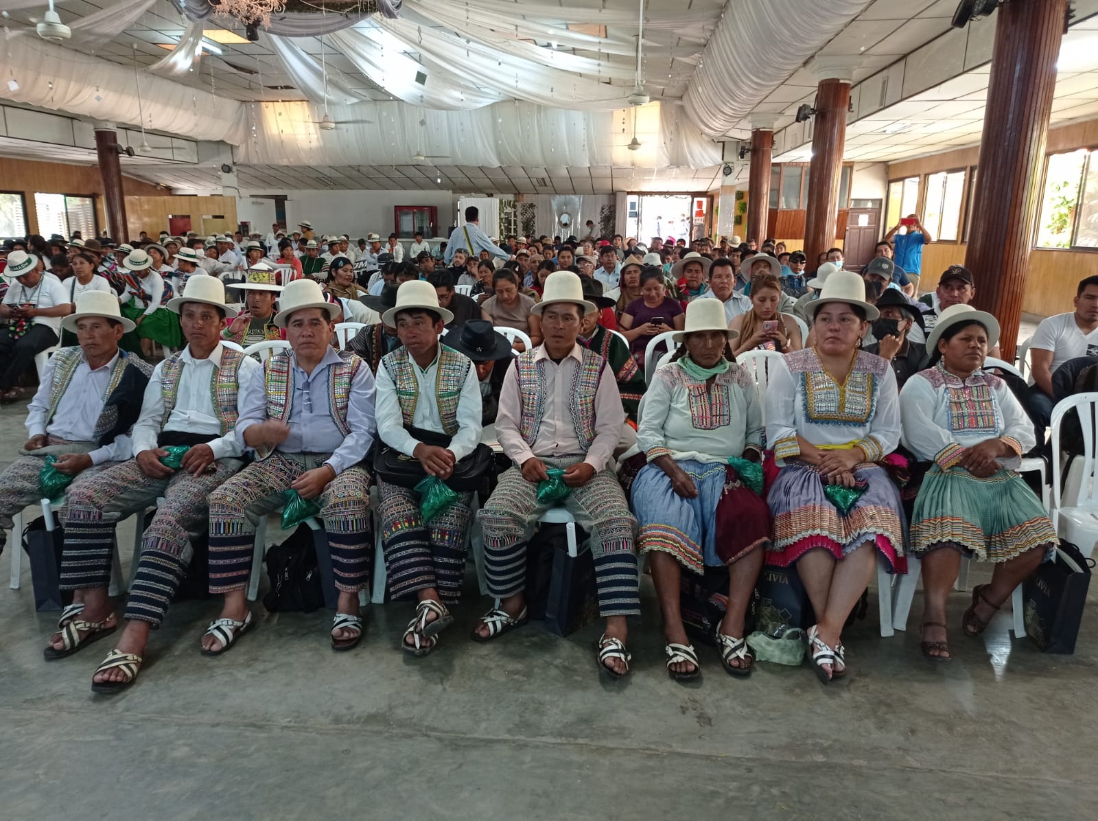 Ministra compromete apoyo e impulso a las autonomías indígenas