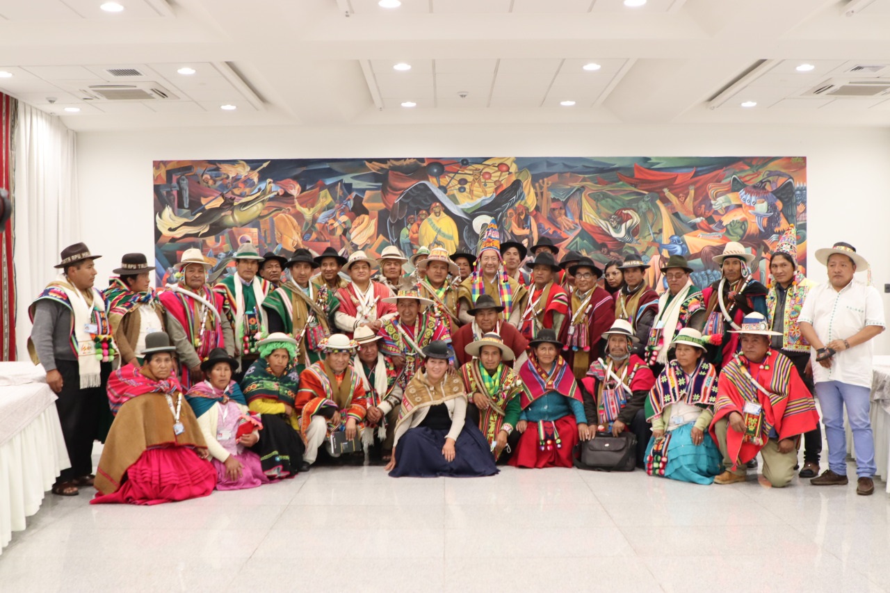 Presidente coordina con dirigentes del Conamaq fortalecimiento del aparato productivo rural