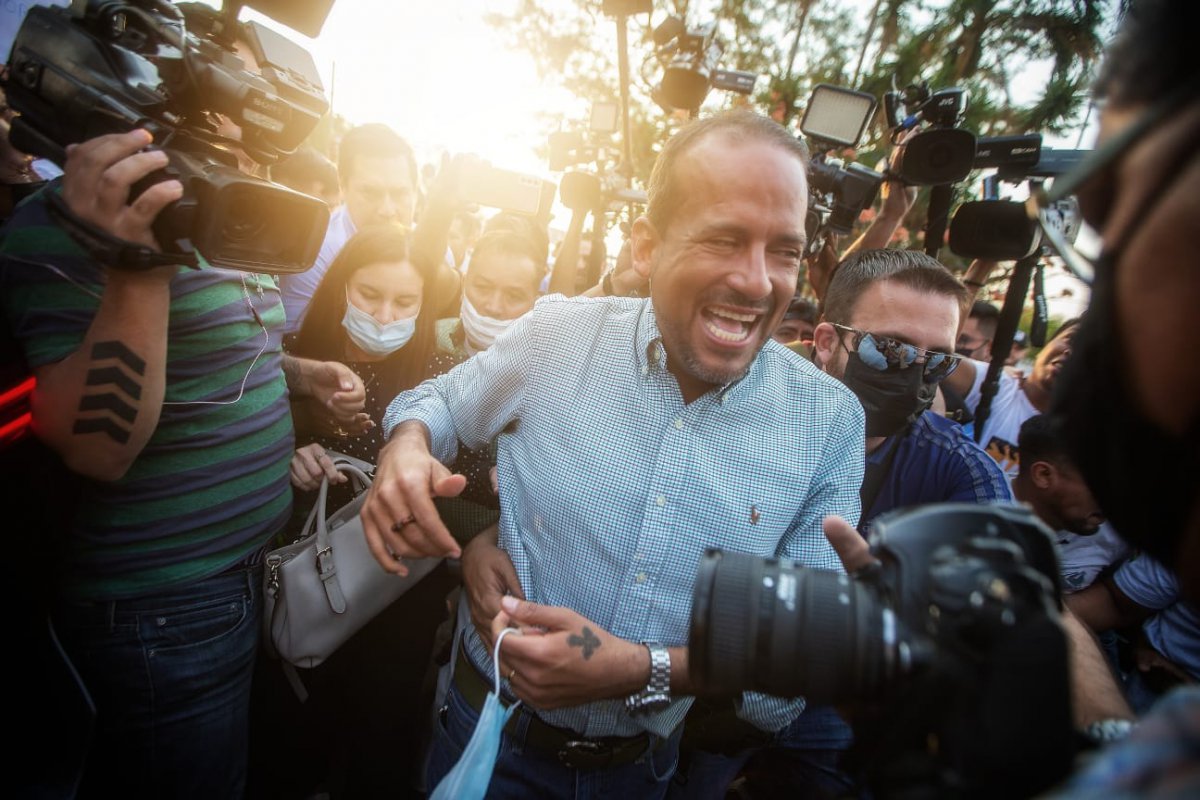 Prada afirma que a Camacho no le gusta que le vaya bien a los cruceños y que por eso “quiere estrangularlos” con un nuevo paro