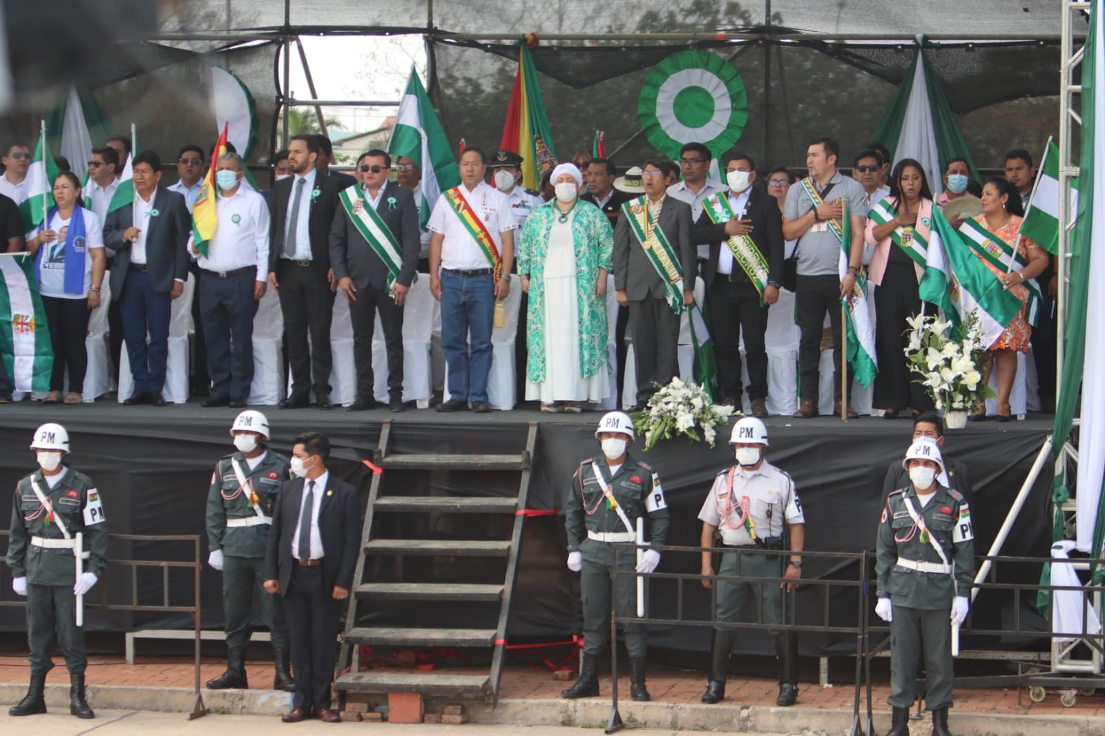 Presidente, alcalde de Santa Cruz, Amdecruz y organizaciones rinden homenaje al grito libertario cruceño
