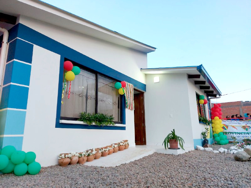 Arce entrega 140 viviendas en Sacaba y asegura que la meta es resolver la problemática habitacional