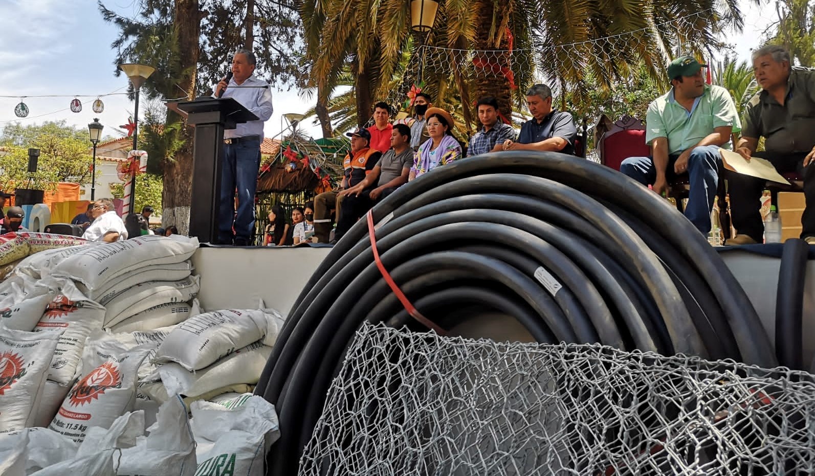 Más de 3.400 familias de municipios de Tarija reciben alimentos y material de rehabilitación 