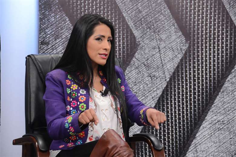 Alanoca dice que el caso ítem fantasma en la Alcaldía El Alto es un “escándalo” y toma cartas en el asunto