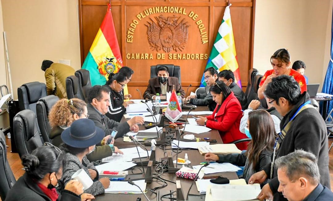 Comisión instala sesión permanente para resolver impugnaciones a postulantes a la Defensoría del Pueblo