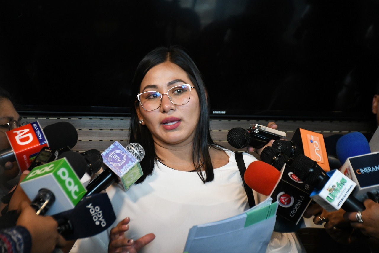 Camacho vulnera la Ley de Autonomías al rehuir fiscalización del Legislativo