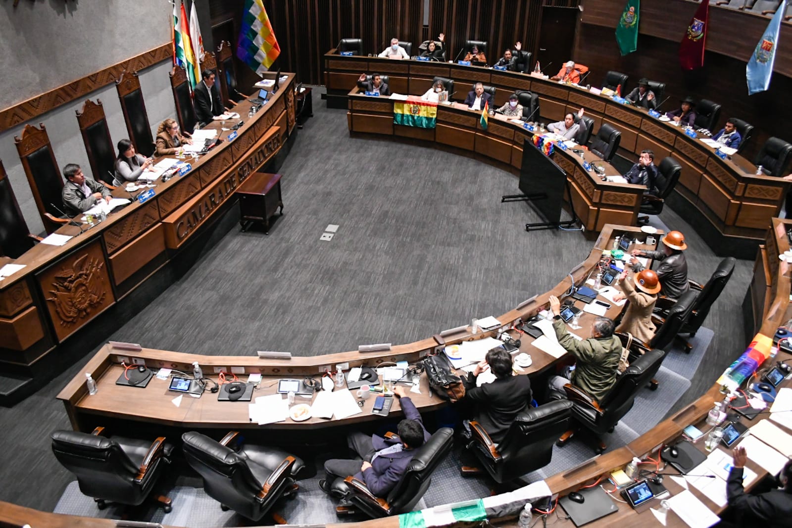 En agenda del Senado ascensos de generales en las FFAA y Policía y ratificación de destinos diplomáticos