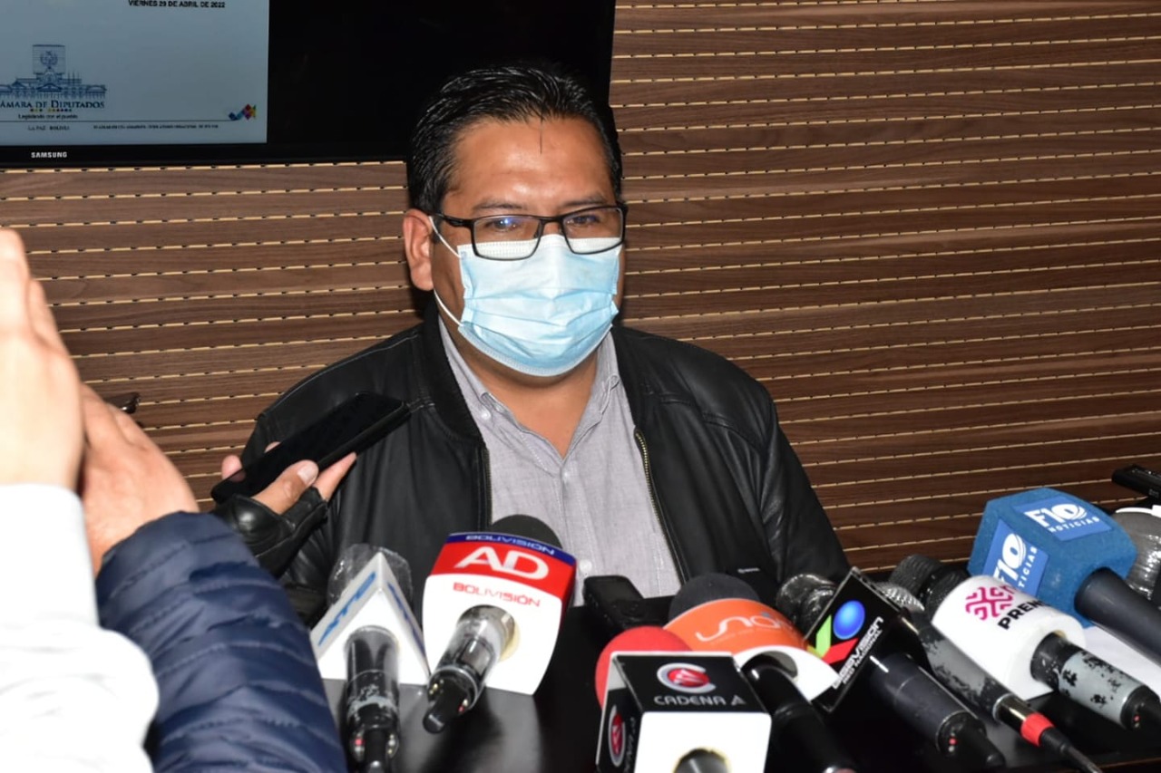 Jáuregui exige a opositores cumplir con su “responsabilidad constitucional” para elegir al Defensor del Pueblo