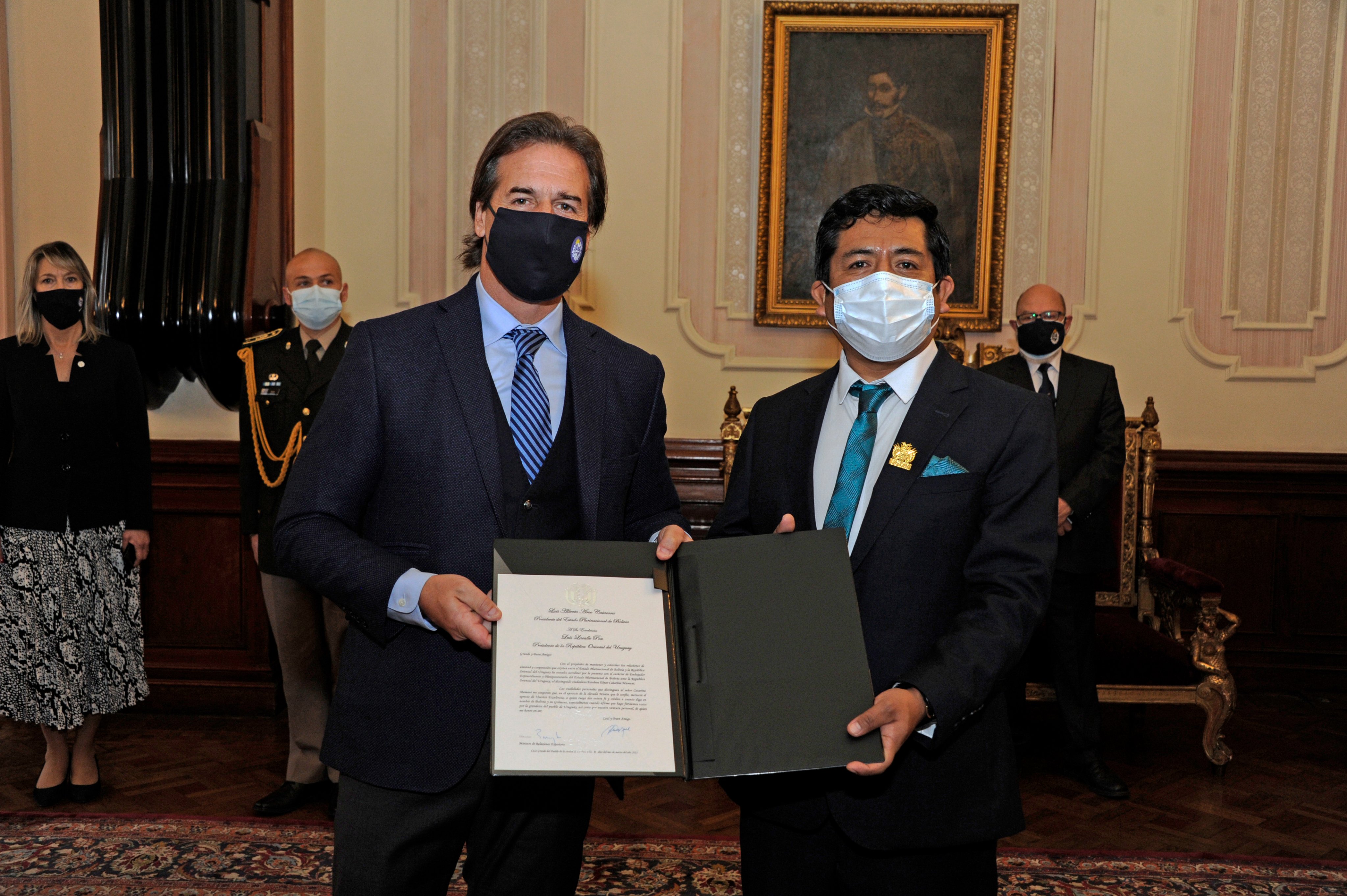 Embajador boliviano: Nos van a seguir intentando golpear con desestabilizaciones