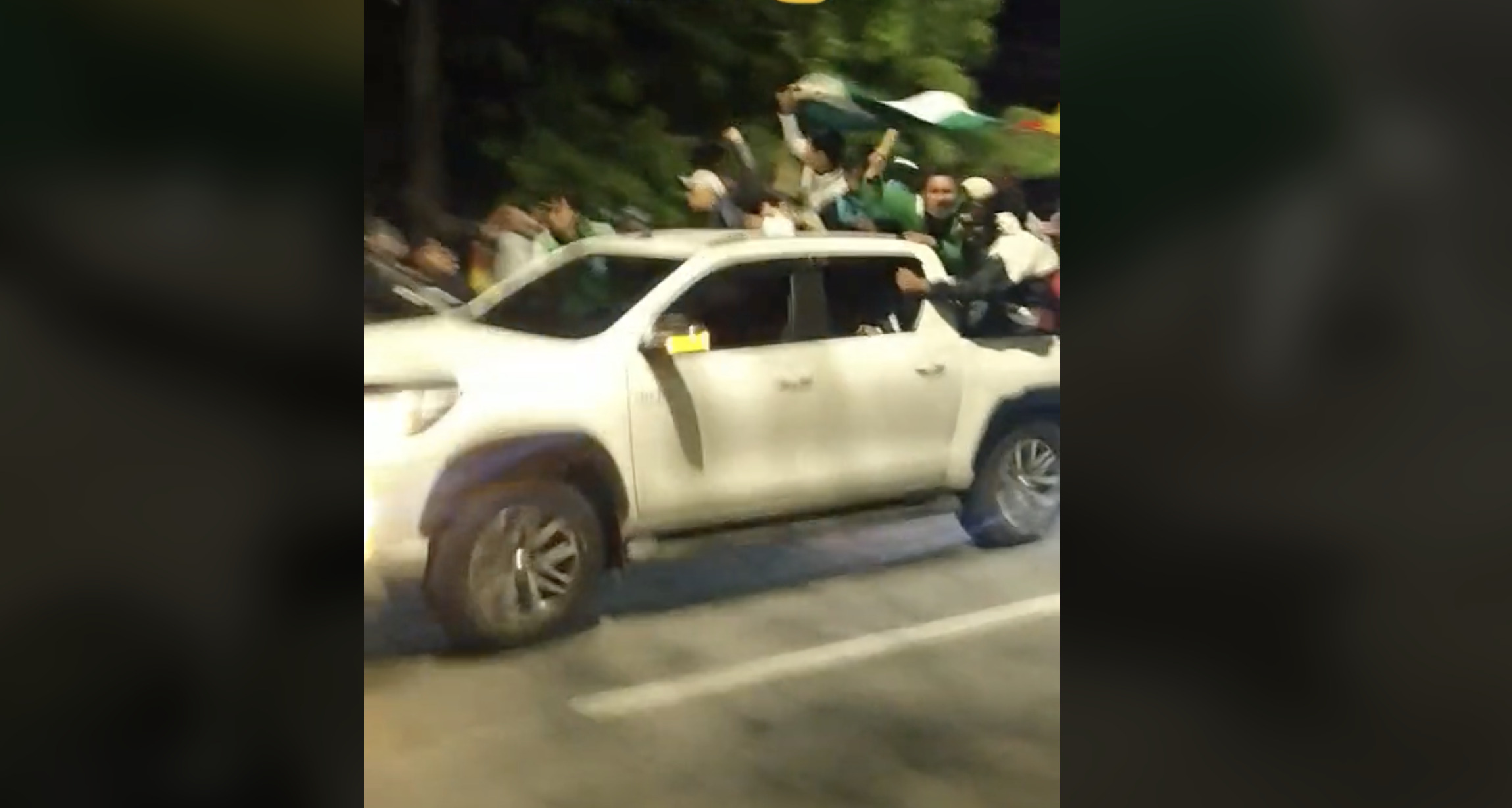 En motos, camiones y vehículos de “lujo” llegaron los integrantes de la Unión Juvenil a La Guardia