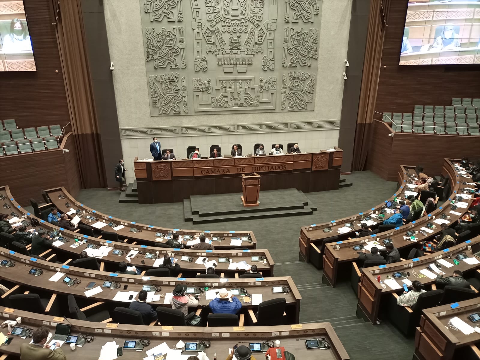 Diputados aprueba ley del censo con más de 2/3 de voto y lo remite al Senado, Mercado espera cese del paro en Santa Cruz