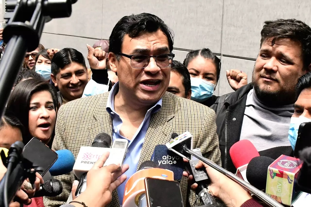 Presidente de Diputados garantiza ley del censo y llama a deponer actitudes violentas