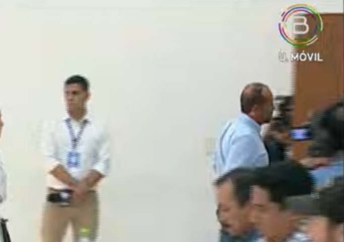 Camacho rompe el diálogo, insiste en censo 2023 y resultados en 180 días