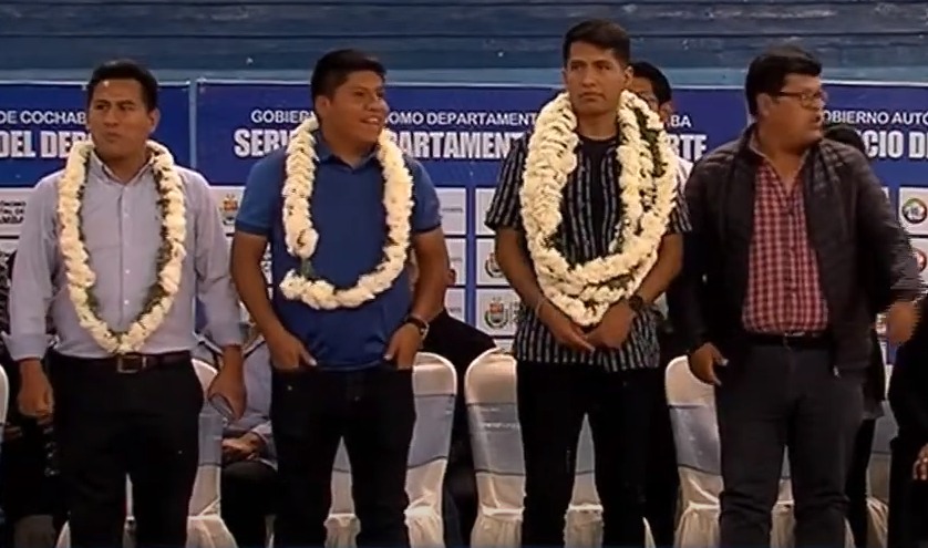 Presidente en ejercicio promete aprobación de normas en favor de la juventud