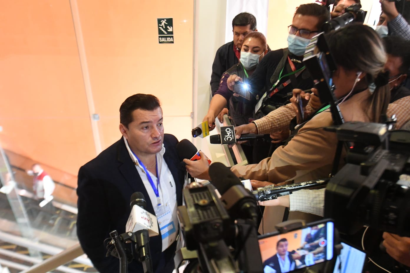 Alcalde Fernández pide a Camacho y cívicos apostar por el diálogo y evitar sufrimiento de la población