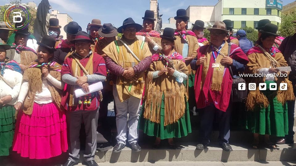 Organizaciones Tupac Katari y Bartolina Sisa deciden reforzar cerco a Santa Cruz 