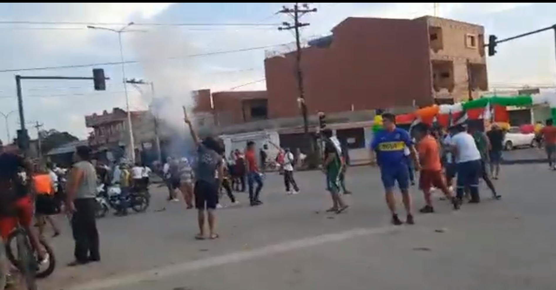 Racismo, discriminación y violencia marcan el paro cívico de Camacho y Calvo