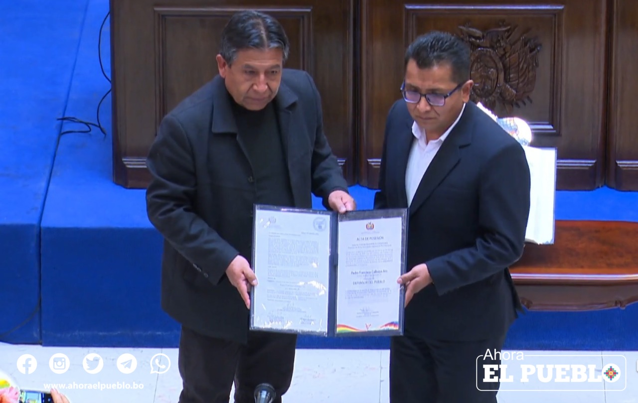 Vicepresidente posesiona a Pedro Callisaya como nuevo Defensor y le pide reestructurar la institución