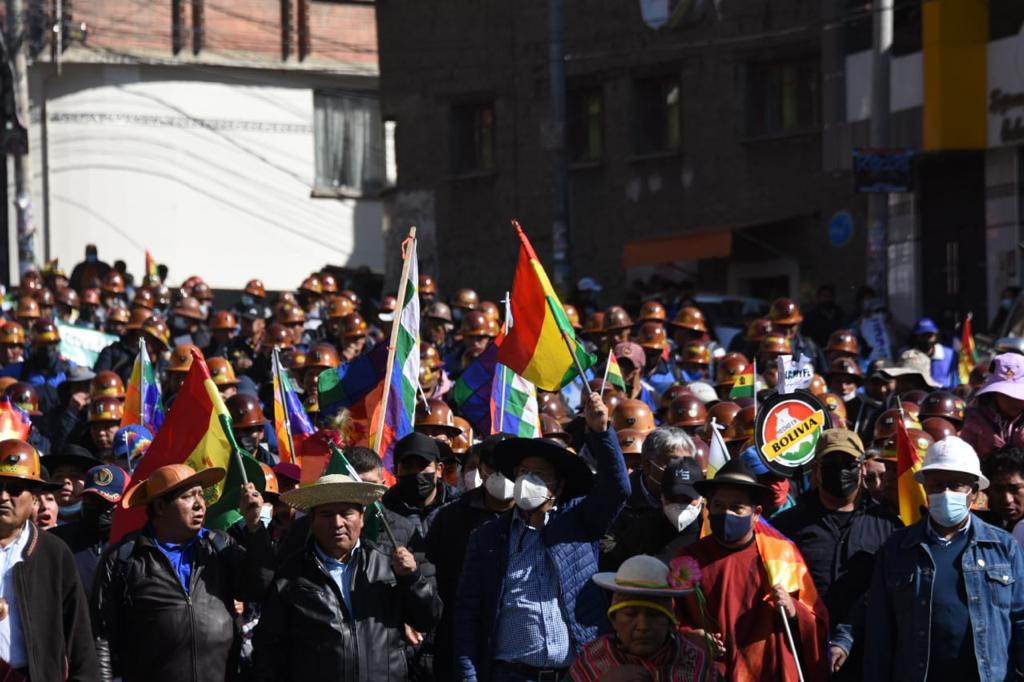 Arce y Choquehuanca lideran “Marcha en Defensa de la Democracia” que desciende desde El Alto 