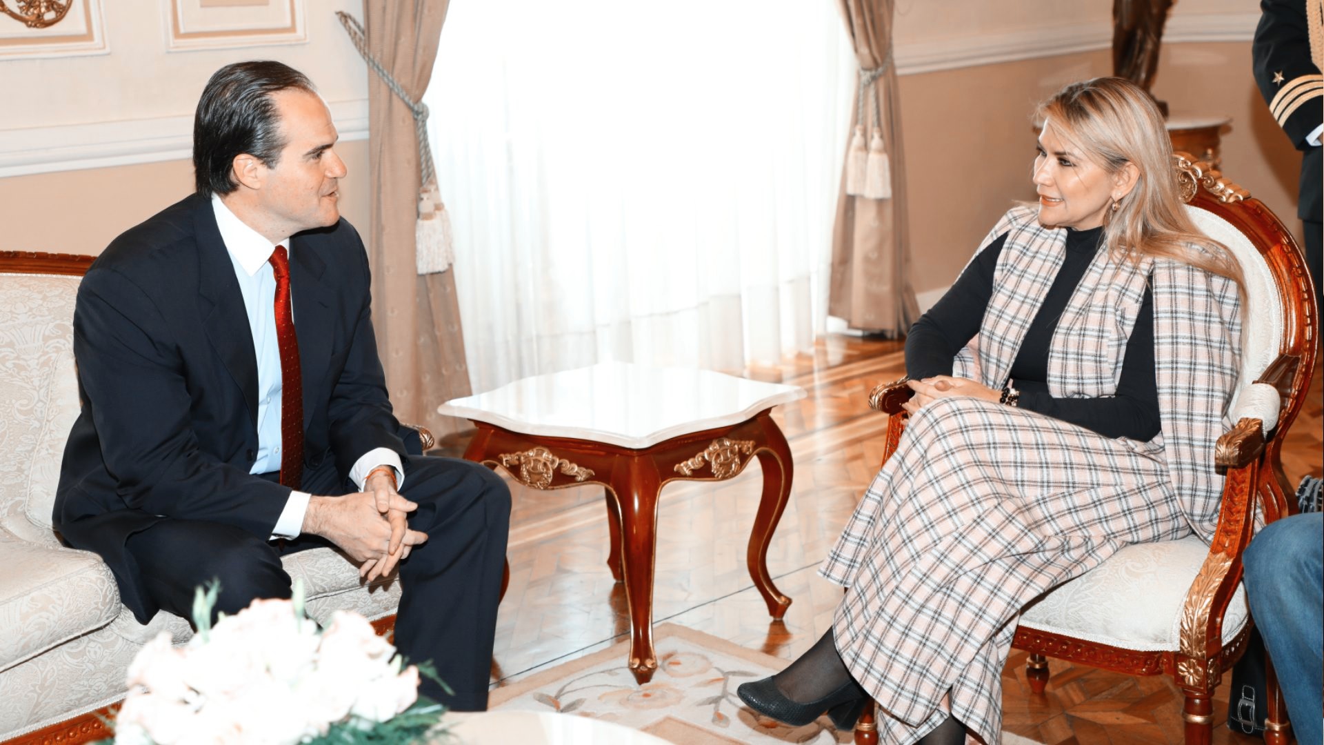 Experto en geopolítica: Bloque internacional que apoya a Áñez reconoció, en su momento, “legalidad” del gobierno de facto