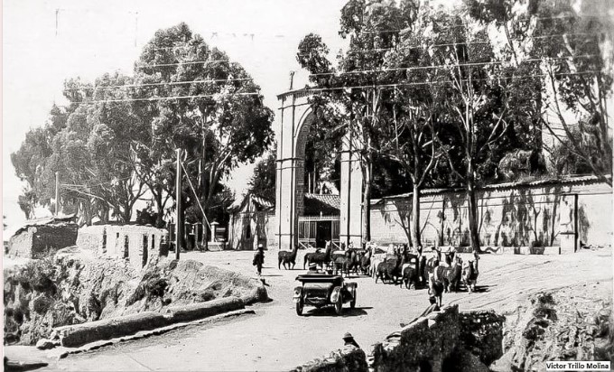 1899 en La Paz: Paseo al Panteón en Todos Santos para rezar, beber y enamorar