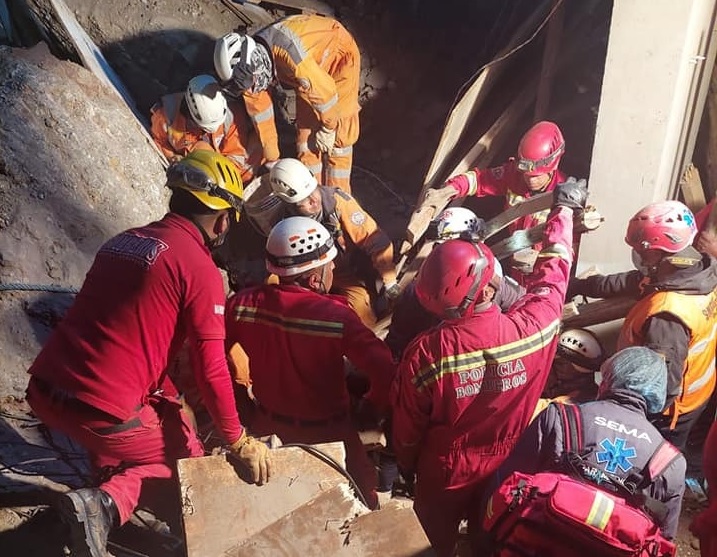 Reiniciarán el rescate de los restos de los obreros que fueron sepultados por un talud en La Paz 