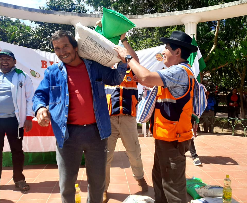 Santa Cruz: Gobierno entrega ayuda a 504 familias damnificadas en Moro Moro 