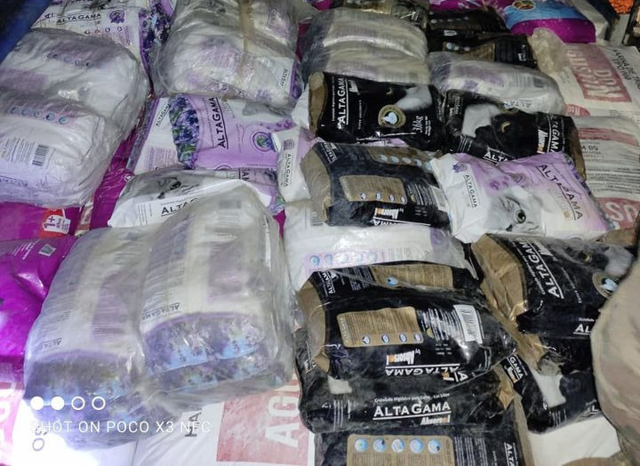 Operativo de lucha contra el contrabando comisa harina y productos perecederos en Tupiza