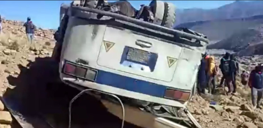 Un bus se embarranca y deja cerca de 20 heridos en el Cerro Chico de Potosí