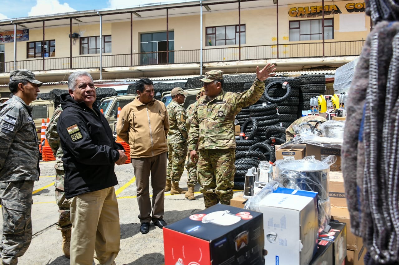 Gobierno entrega equipamiento para fortalecer la lucha contra el contrabando