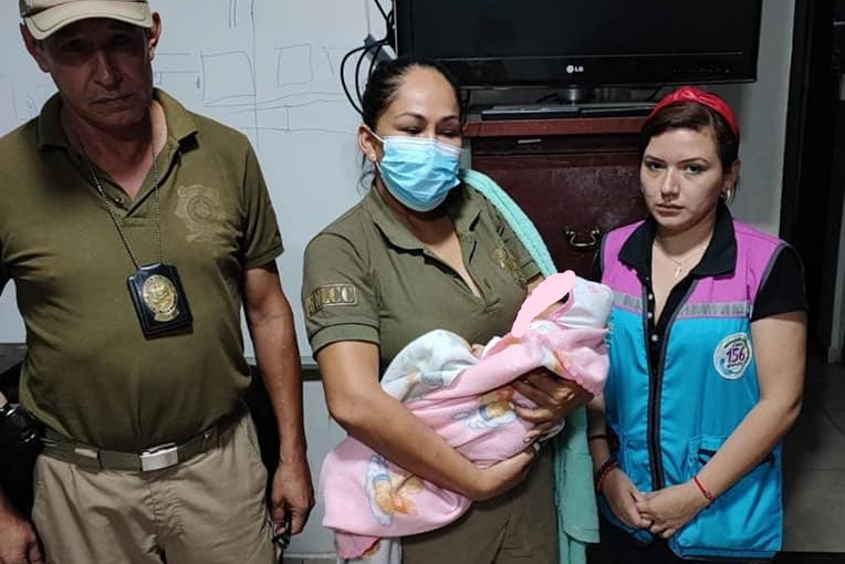 Fiscalía imputará a hombre que vendió a su bebé y a la compradora por trata y tráfico 