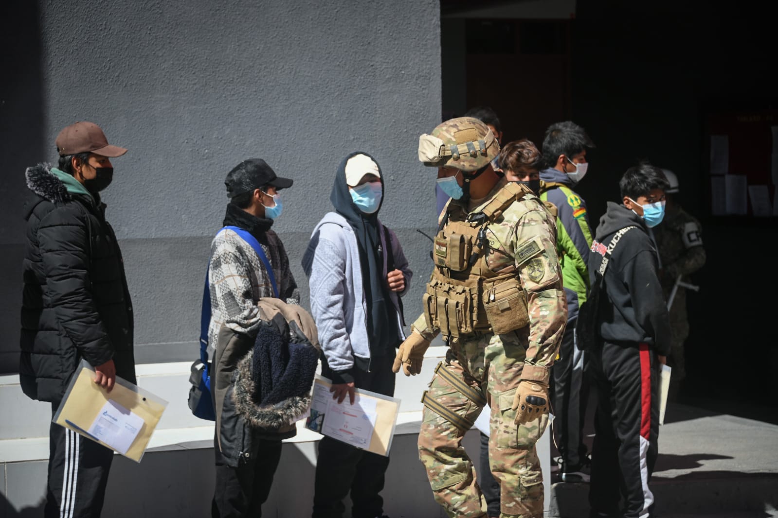 Regimiento Colorados de Bolivia es uno de los más concurridos en el reclutamiento 