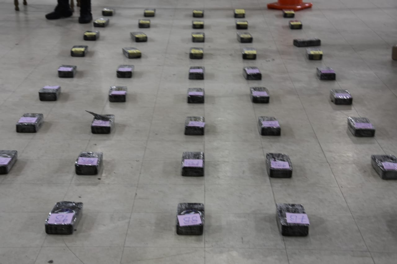 Fuerza antidroga incauta más de 100 kilos de cocaína y aprehende a 10 personas en Santa Cruz