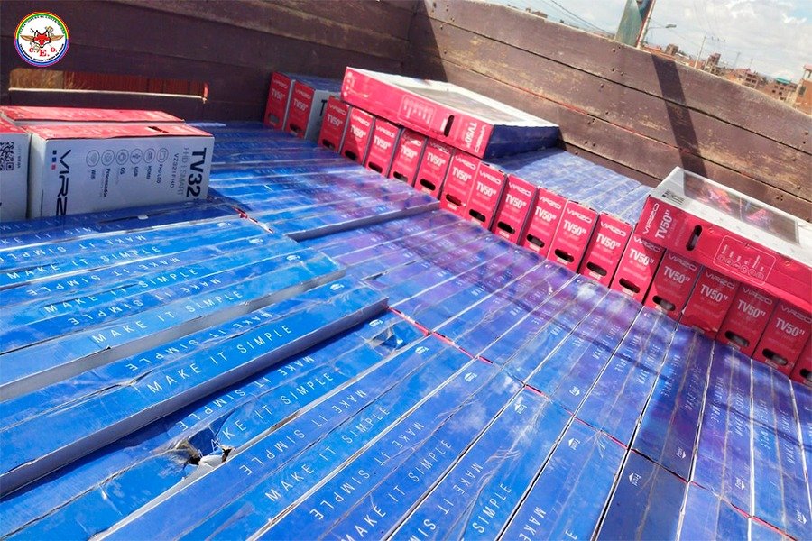 Interceptan un camión con televisores e impresoras de contrabando en La Paz