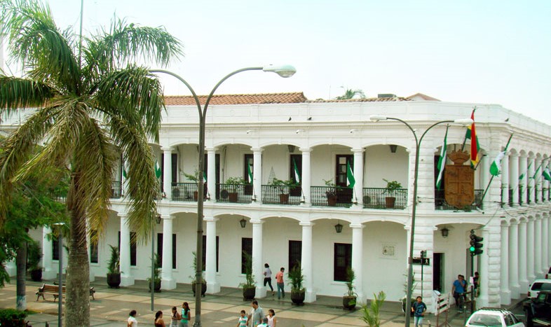 Santa Cruz: Destituyen al funcionario municipal acusado de hacer cobros irregulares 