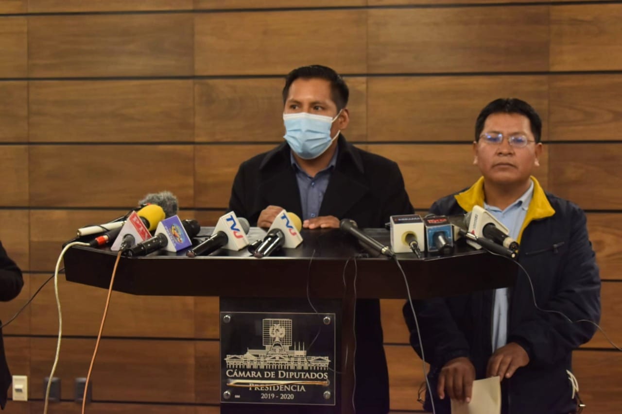 Diputado propone refundar la Policía y crear el Centro de Investigación Plurinacional