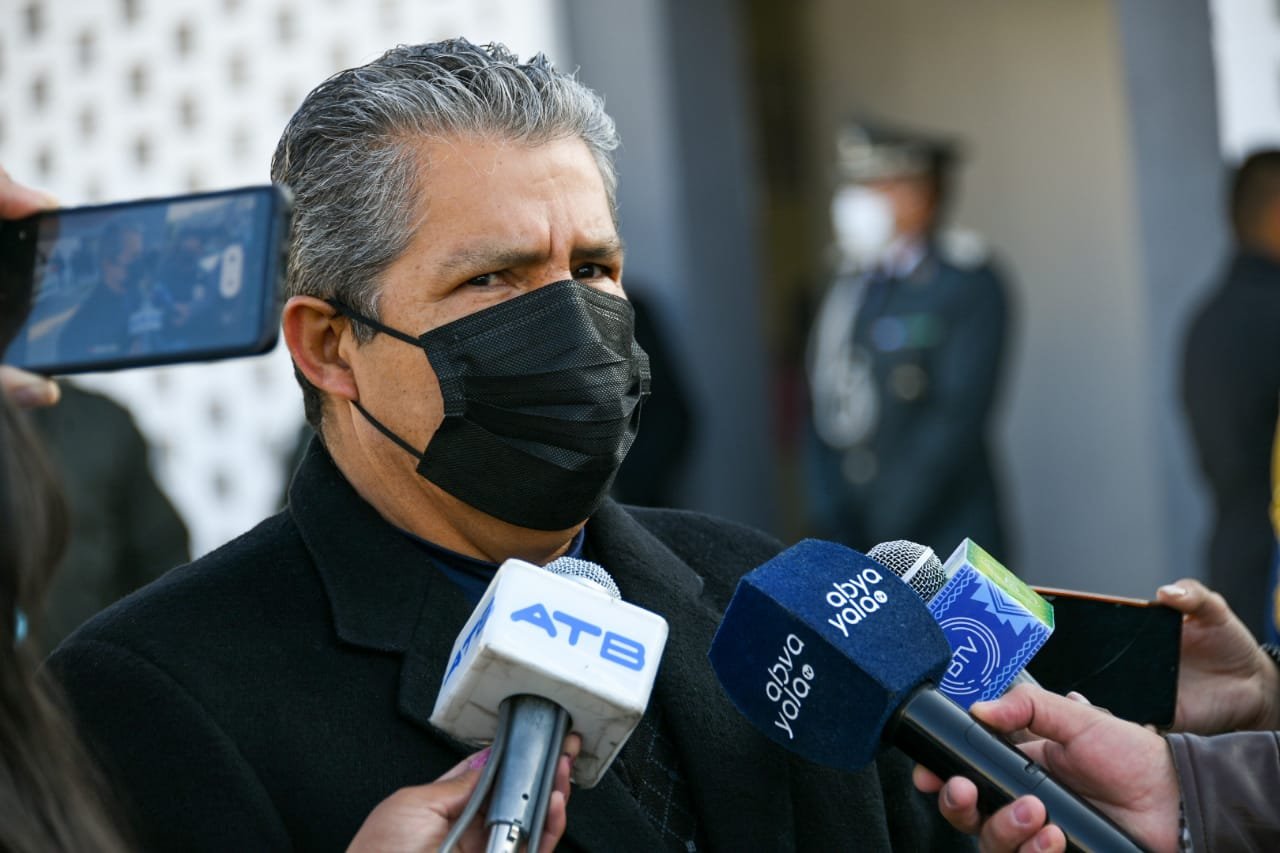 Gobierno anuncia operativos de interdicción en zonas de venta de autos ilegales