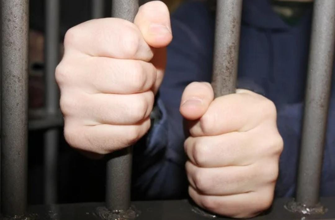 Fiscalía detiene en Santa Cruz a sospechoso de parricidio e infanticidio ocurrido en La Paz