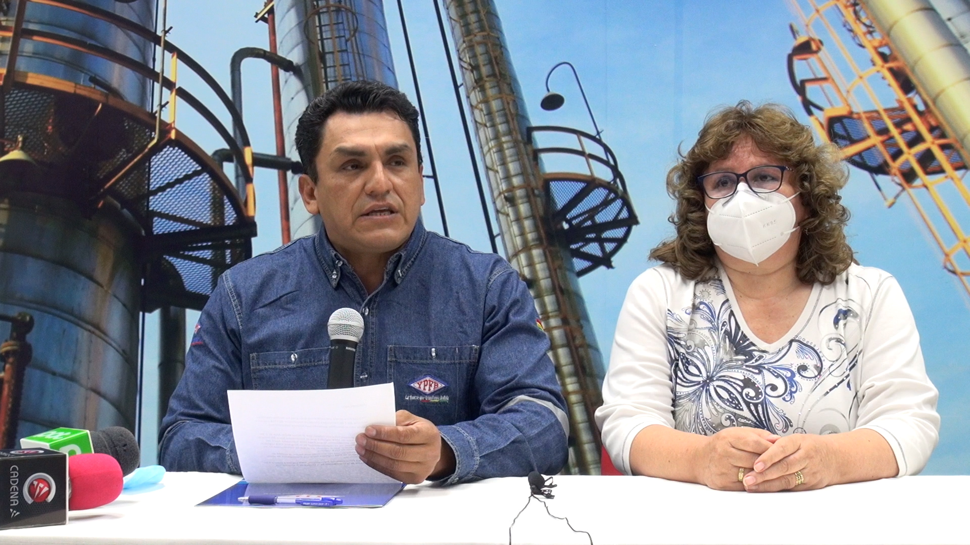 YPFB investigará a funcionario que fue sorprendido con petardos en un vehículo particular 