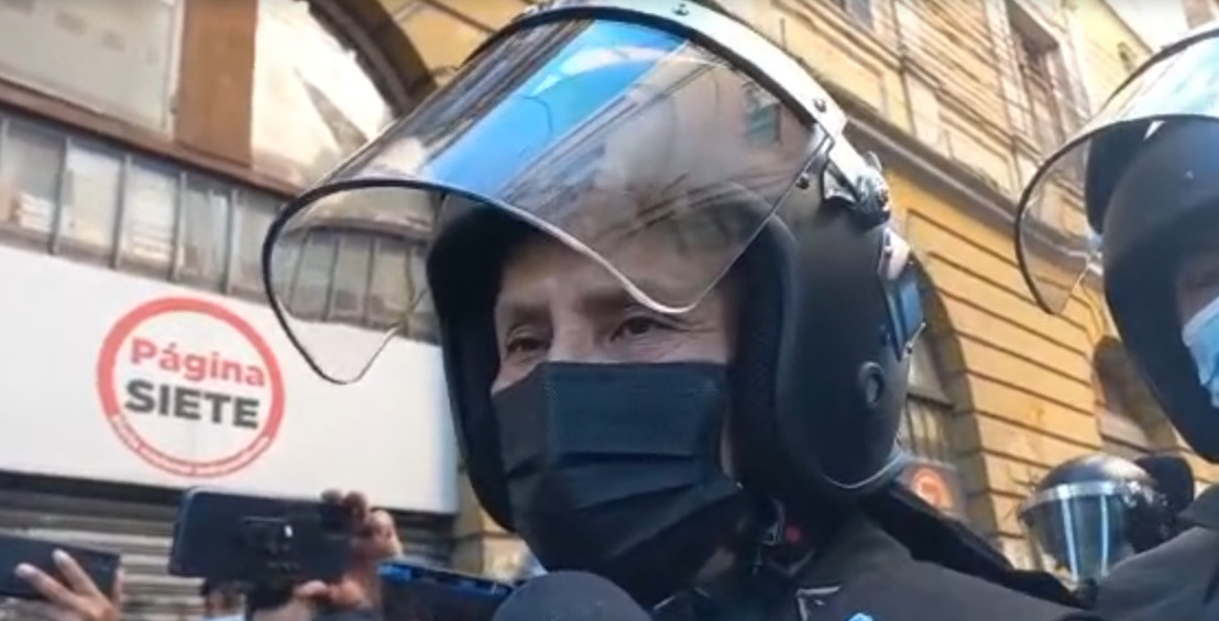 Policía aprehende a un cocalero que portaba explosivos y petardos en el centro paceño