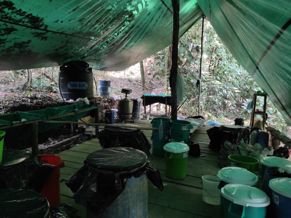 Fuerza antidroga interviene un laboratorio de cristalización de cocaína en Villa Tunari
