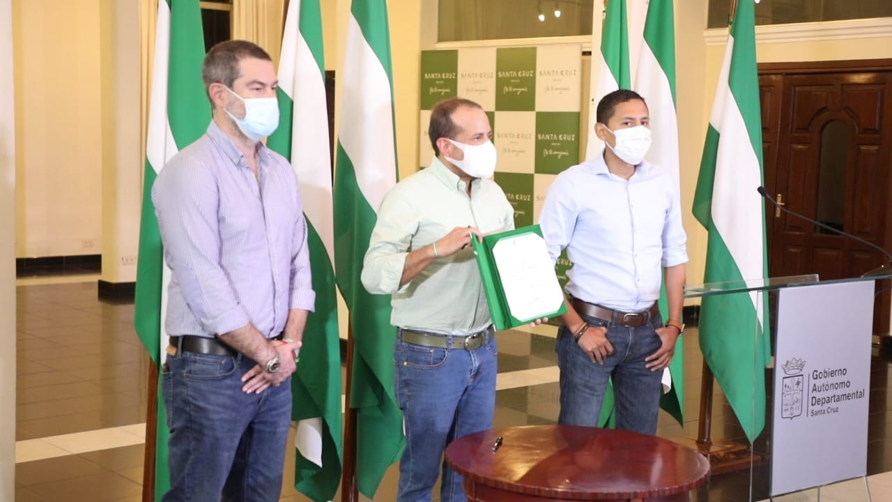 Gobernación cruceña admite que no compró ni una sola vacuna contra la COVID-19