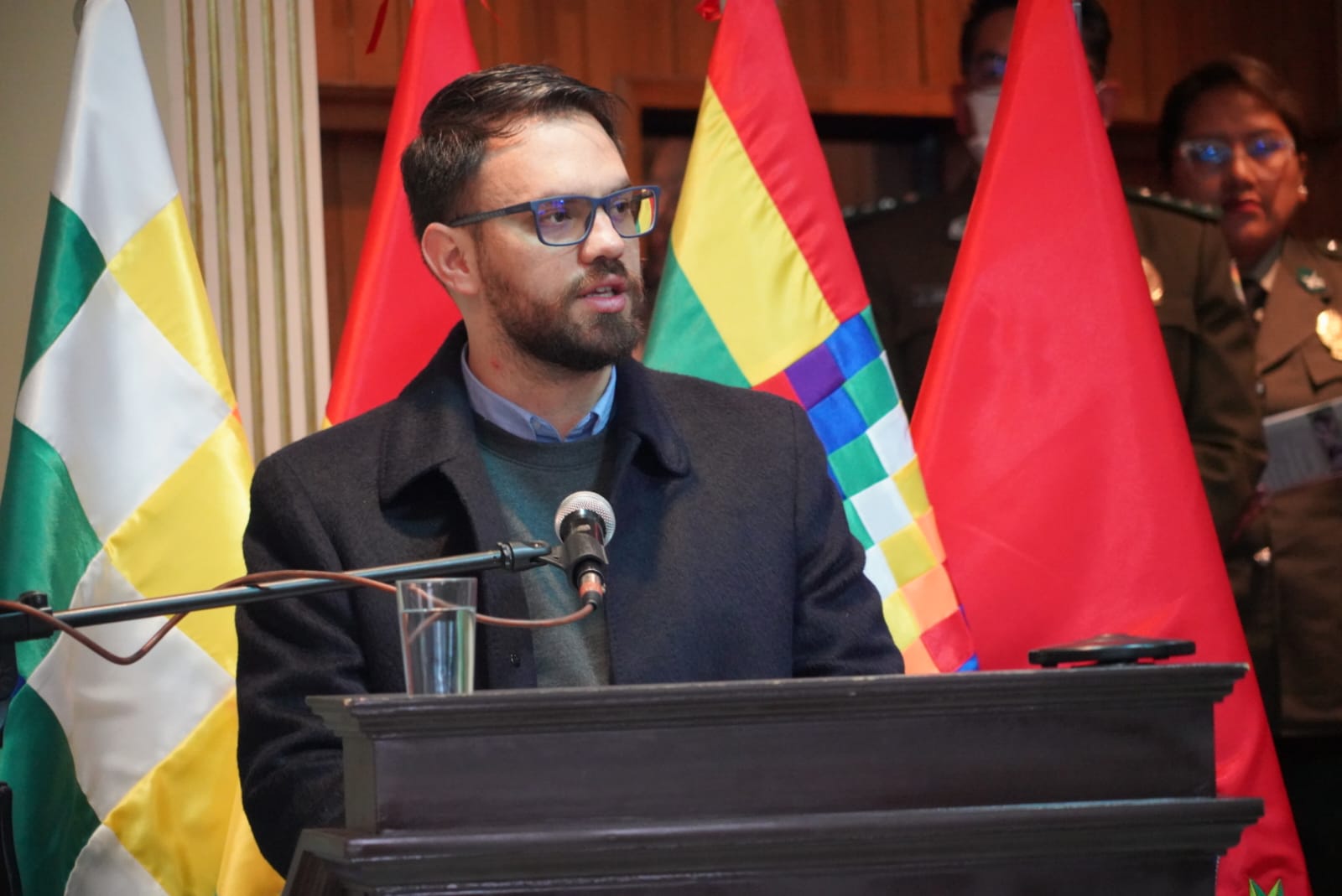 Del Castillo plantea ley para redistribución de policías y lucha contra la corrupción en la Policía