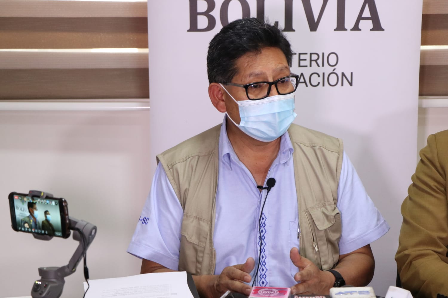 Educación equipará laboratorios de dos unidades educativas de San Julián