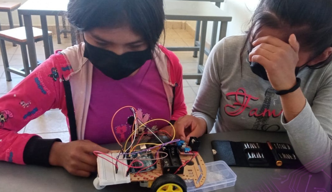 Mancomunidad de la región andina de Cochabamba culmina con éxito cursos de robótica