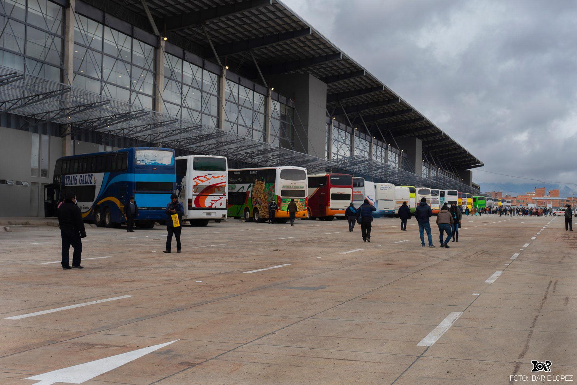 Por noveno día, las salidas a Perú desde la terminal de El Alto permanecen suspendidas