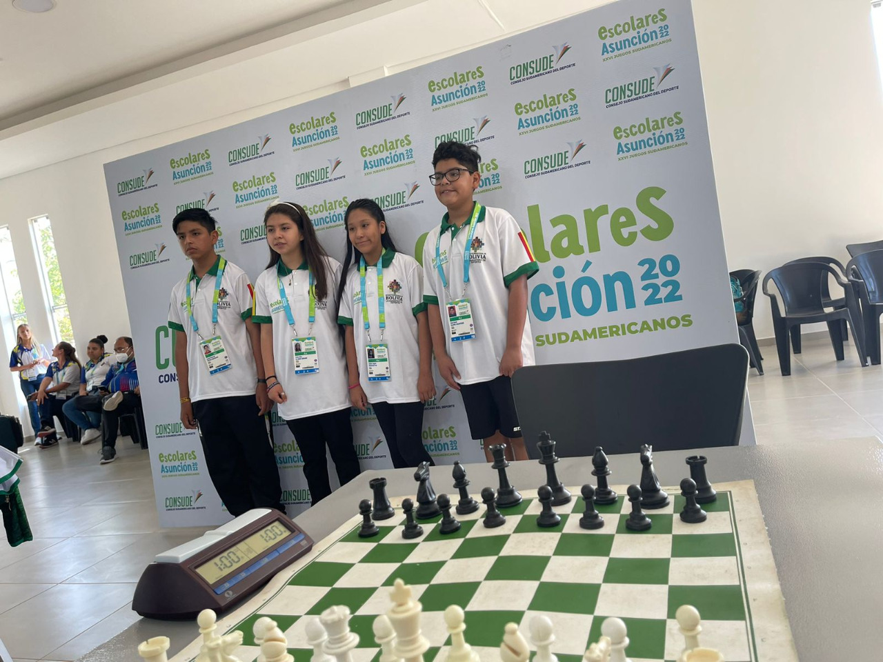 Presidente felicita a medallistas bolivianos de los XXVI Juegos Sudamericanos Escolares